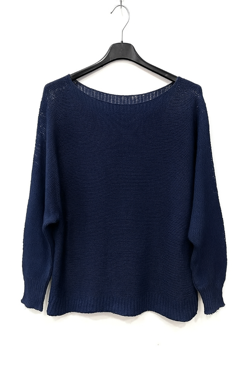 Pull basique de couleur bleu marine 
Les pépites de Christelle