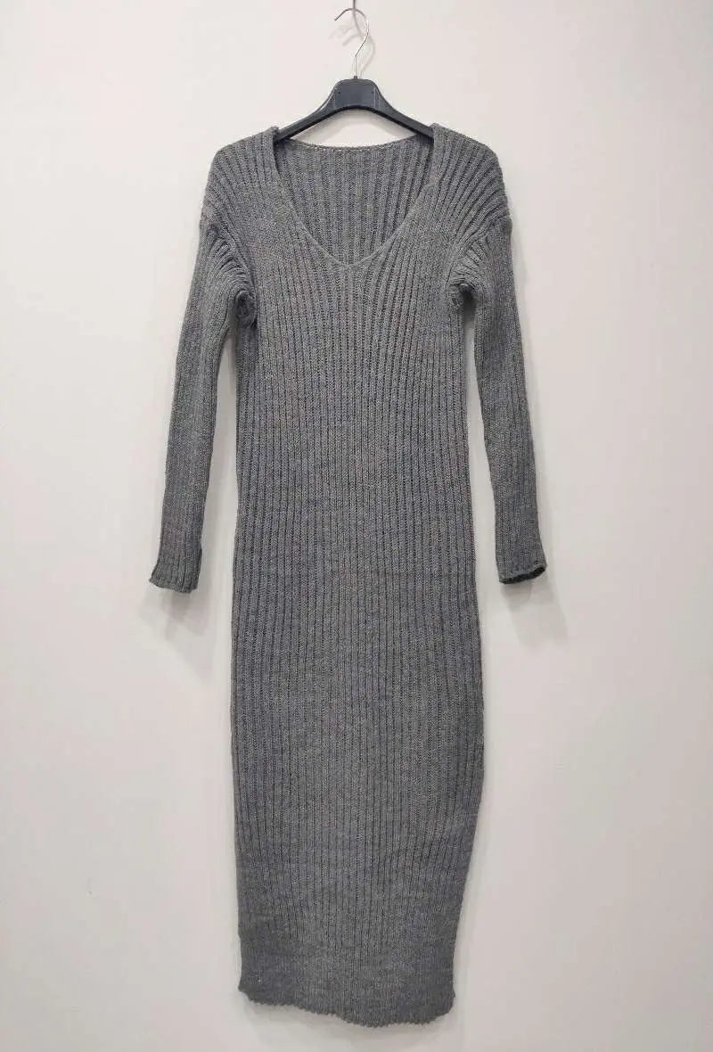 Robe pull en maille col V - Image 1