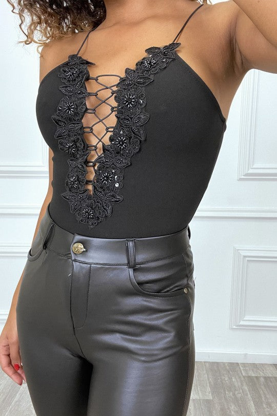Body décolleté à bretelles et fleurs en dentelle - Image 1