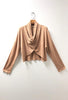 Pull court de couleur taupe Les pépites de Christelle