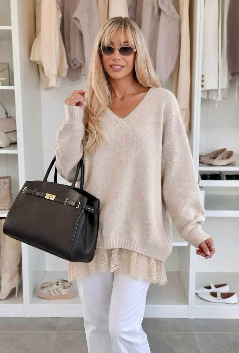 Pull oversize avec dentelle assortie col V