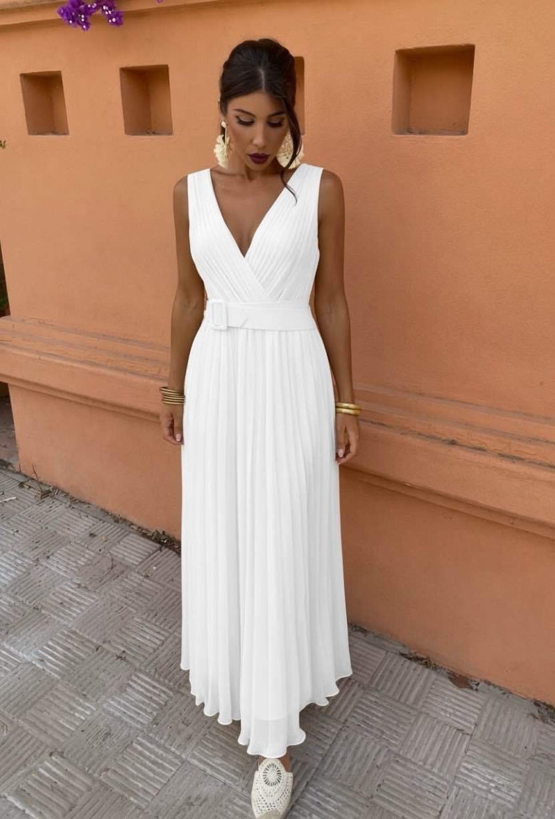 Robe plissée sans manches avec ceinture