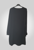 Robe tunique de couleur noir présente un col qui reste ouvert - Les pépites de Christelle